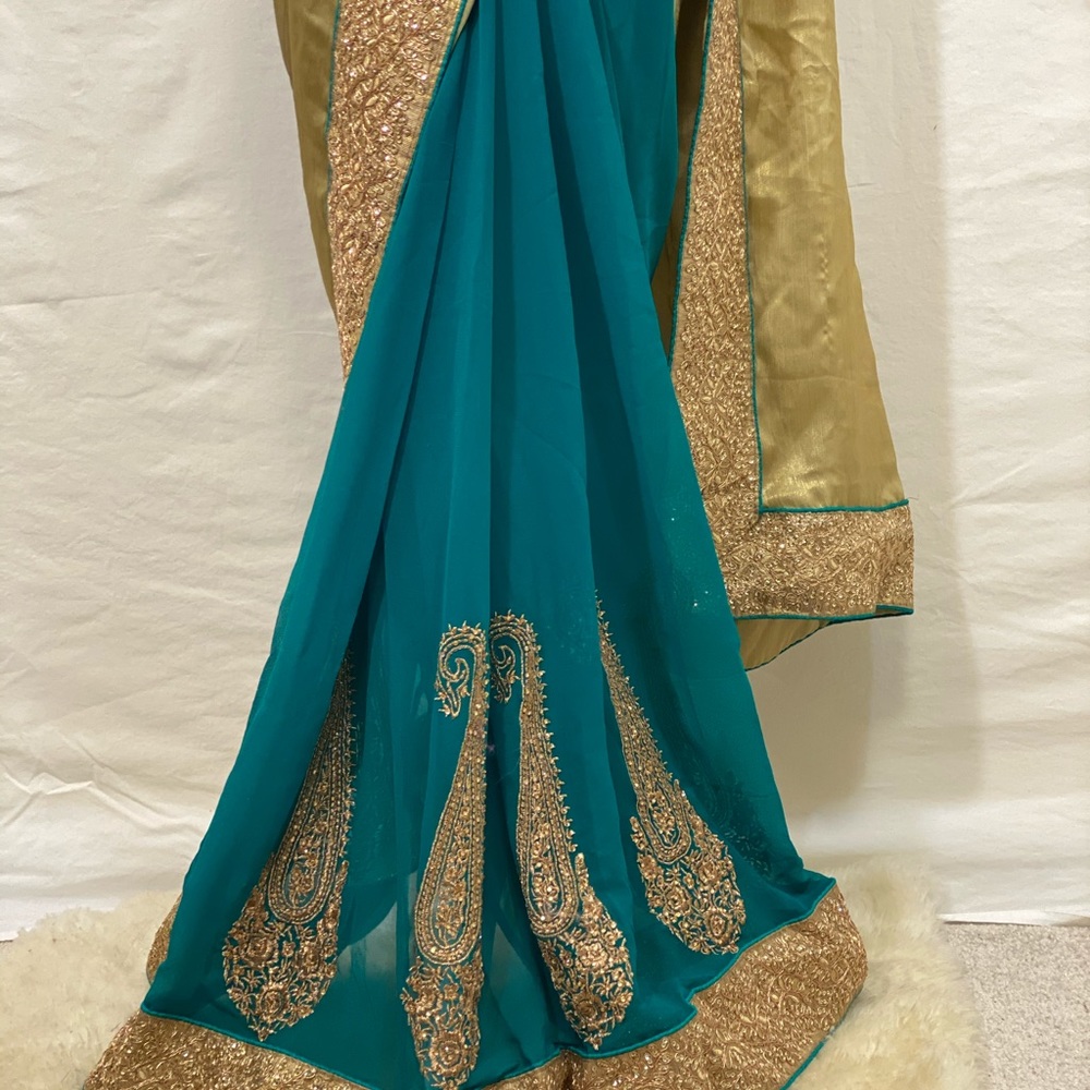 Saree - Picture 3 of 3